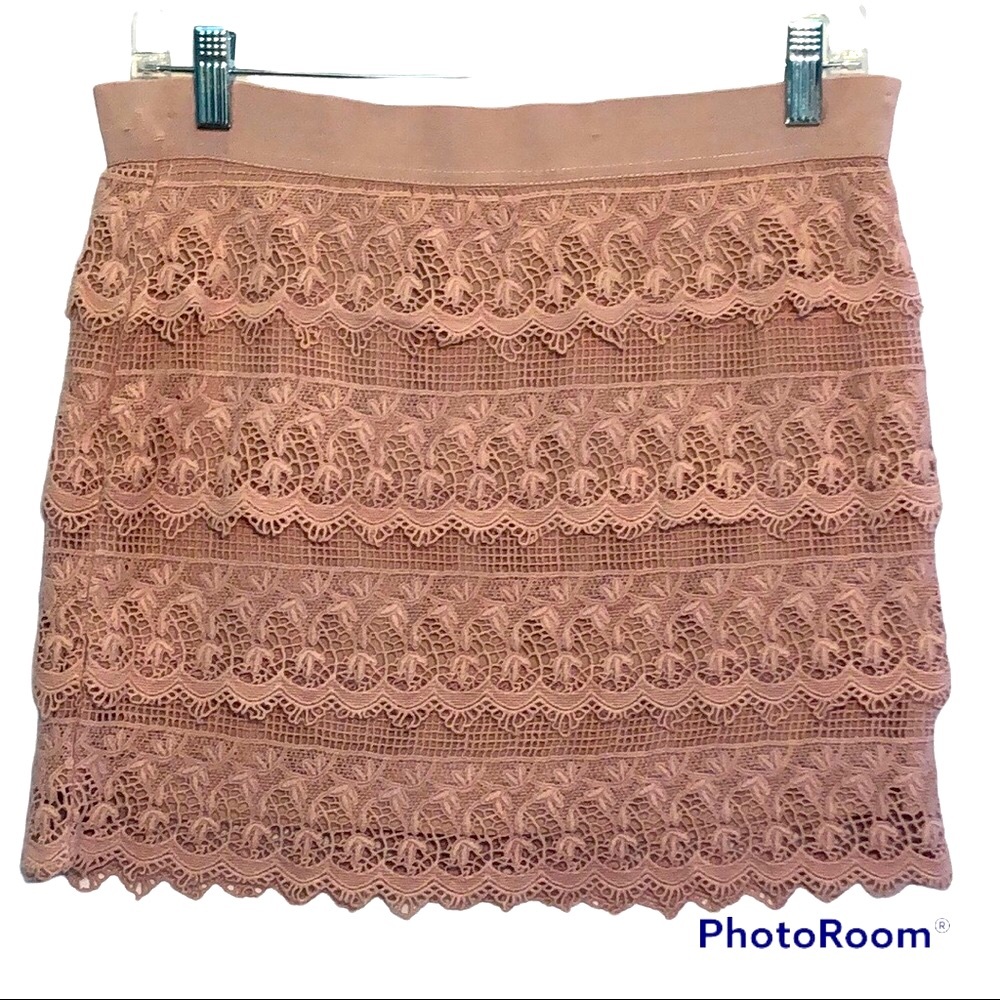 American Eagle outfitters tiered lace skirt mauve/rose quartz color size 2